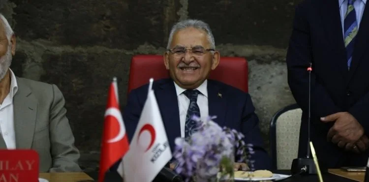 BAŞKAN BÜYÜKKILIÇ, MÜSİAD, OTO SANATKÂRLAR ODASI VE TÜRK KIZILAY ÜYELERİ İLE BAYRAMLAŞTI