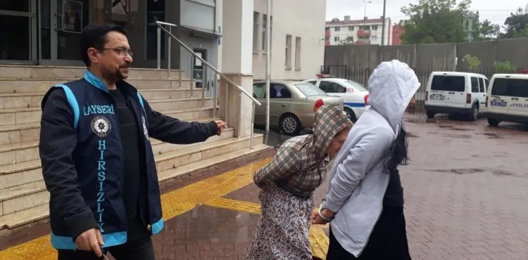 Hırsızlık şüphelisi 2 kişi yakalandı