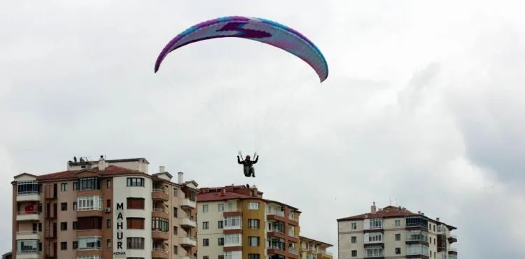 Türkiye Yamaç Paraşütü Hedef Şampiyonası başladı