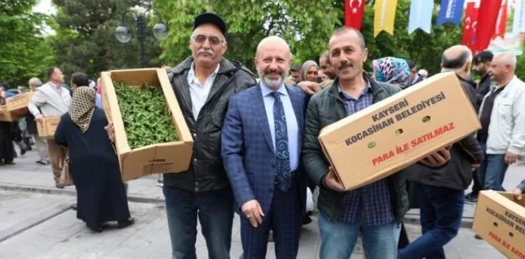 BAŞKAN ÇOLAKBAYRAKDAR’DAN ORGANİK DOMATES FİDESİ DAĞITIM ETKİNLİĞİNE DAVET