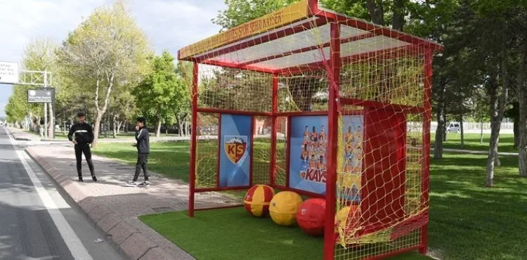 BÜYÜKŞEHİR’DEN KAYSERİ’YE YAKIŞAN “KAYSERİSPOR DURAĞI”