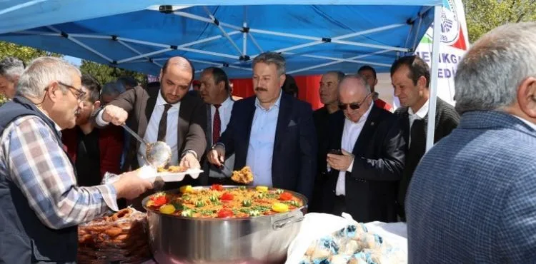 GESİ'DE BEREKETLİ YAĞMURLAR İÇİN ŞÜKÜR DUASI YAPILDI