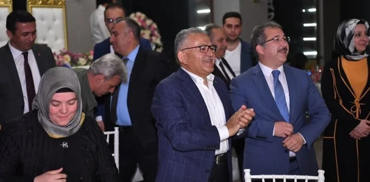 BAŞKAN BÜYÜKKILIÇ, HEMŞİRELER VE EBELER İLE BULUŞTU
