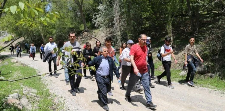 'Biz Büyük Bir Aileyiz' temalı yürüyüş Koramaz Vadisi’nde gerçekleştirildi
