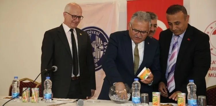 BÜYÜKŞEHİR, 3 BİN 200 KÜÇÜKBAŞ HAYVANIN DAĞITIMI İÇİN 16 İLÇEDE KURALARI TAMAMLADI
