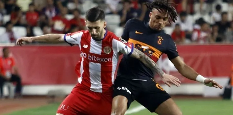 Galatasaray sezonu beraberlikle tamamladı