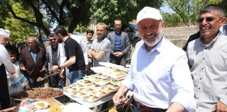 BAŞKAN ÇOLAKBAYRAKDAR, “KIRSALIN YAŞAM KALİTESİNİ YÜKSELTİYORUZ”