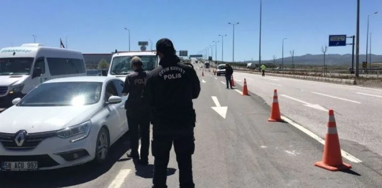 Kayseri Polisi huzurun sağlanması için 'Kapan' Uygulaması yaptı