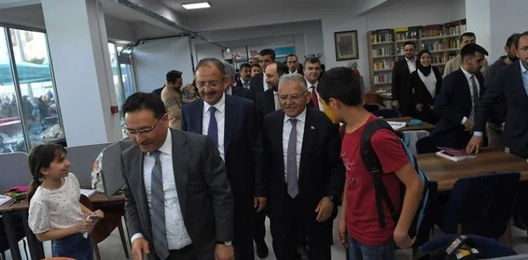 BÜYÜKŞEHİR’İN MEVLANA KÜTÜPHANESİ’NDEN 50 GÜNDE 50 BİN KİŞİ YARARLANDI