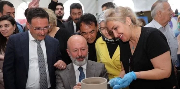 KOCASİNAN’DA EMEĞİN SANATA DÖNÜŞTÜĞÜ SERGİ, BÜYÜK BEĞENİ TOPLADI
