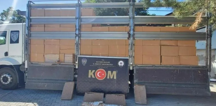 Kayseri'de piyasa değeri 5 milyon TL olan 3.5 milyon dal makaron ele geçirildi