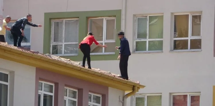 Okul çatısında korku dolu anlar