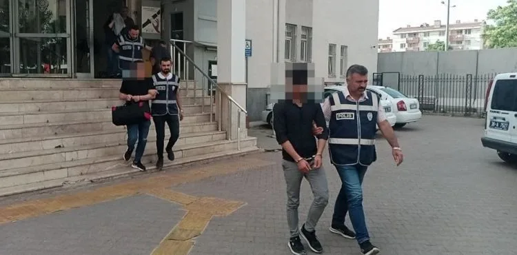 Aranan 12 kişi yakalandı