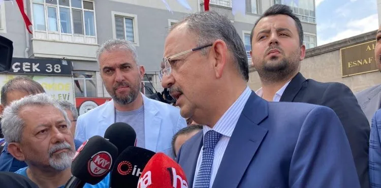 Özhaseki: “Kimse buralardan (İzmir Marşı) kendine ekmek çıkartmasın”