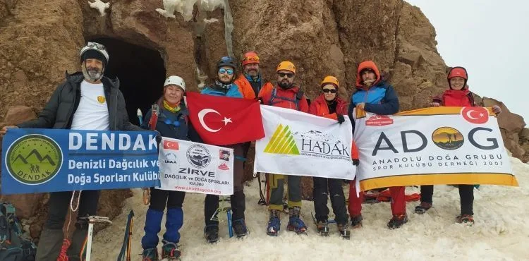 ERCİYES KUZEY BUZUL ZİRVE TIRMANIŞI BAŞARIYLA GERÇEKLEŞTİRİLDİ