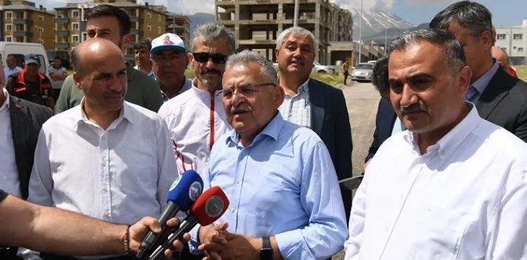 BAŞKAN BÜYÜKKILIÇ’TAN İLÇELERDE İŞ YERİ AÇMA KONUSUNDA KOLAYLIK SAĞLAYAN TALİMAT