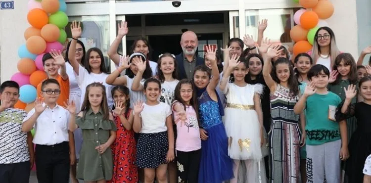 BAŞKAN ÇOLAKBAYRAKDAR, “ÇOCUKLARIMIZI, GELECEĞİN TÜRKİYE’SİNE HAZIRLIYORUZ”