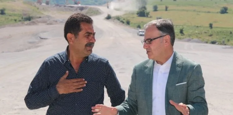 İLÇEMİZ VE İLİMİZ İÇİN ÖNEMLİ BİR YATIRIM BAŞKAN ÖZDOĞAN ERCİYES YOLU’NDA İNCELEME YAPTI.