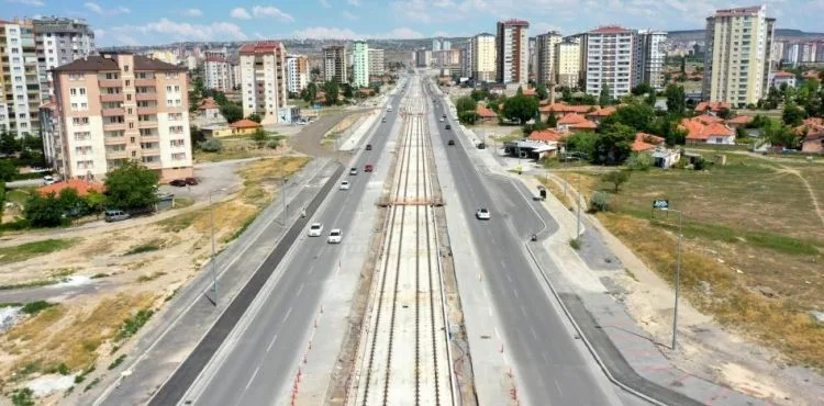 Raylı sistem hattı üzerinde çalışmalar sürüyor