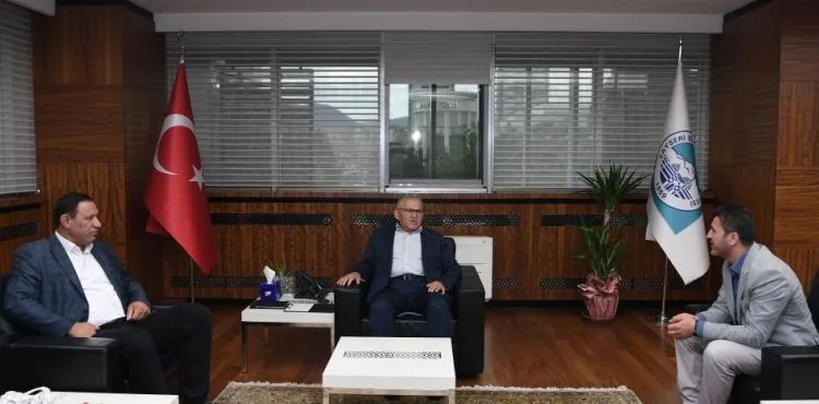 BAŞKAN BÜYÜKKILIÇ’A, HAKKÂRİ DERECİK BELEDİYE BAŞKANI ÇETİNKAYA’DAN ZİYARET