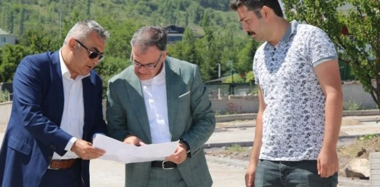 13 BİN METREKARE KİLİTLİ PARKE ÇALIŞMASI BAŞLADI