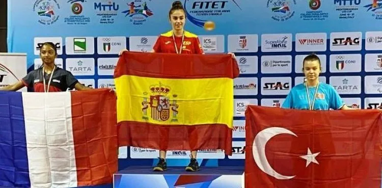 KOCASİNAN’IN MİLLİ SPORCUSU AYŞE İZEL BİLGİÇ, İTALYA’DA TARİH YAZDI