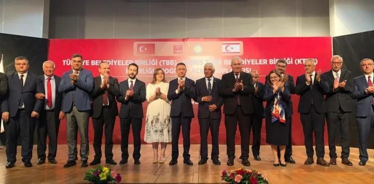 BÜYÜKŞEHİR, YAVRU VATAN KIBRIS’TA İŞ BİRLİĞİ İÇİN İMZA TÖRENİNDE