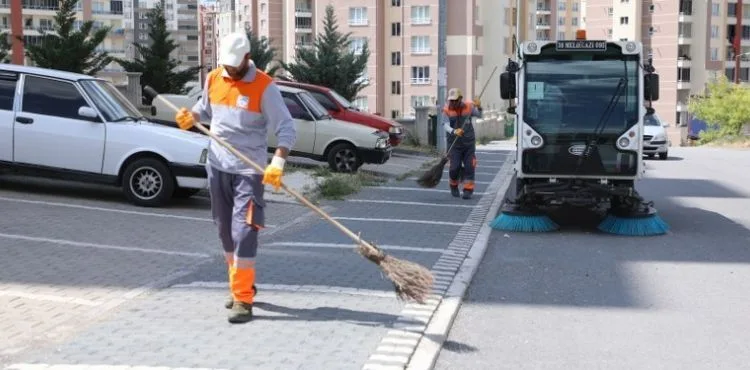 MELİKGAZİ'DE MAHALLELERDE TOPLU TEMİZLİK UYGULAMASI YEŞİLYURT'TA