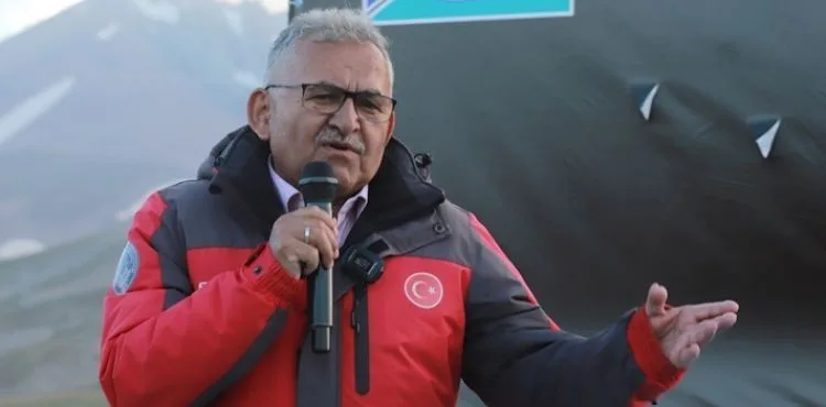 BÜYÜKKILIÇ, ERCİYES’TE ULTRA SKY TRAİL DAĞ MARATONU ÖDÜL TÖRENİ’NE KATILDI