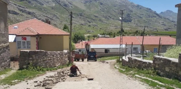 Muhtardan örnek davranış