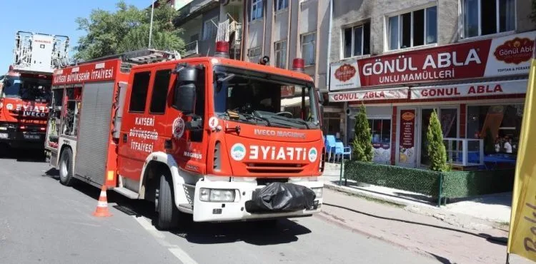 Kayseri'de çıkan yangında ev kullanılamaz hale geldi