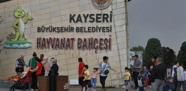 BÜYÜKŞEHİR’İN HAYVANAT BAHÇESİ’NE 3 GÜNDE 50 BİN ZİYARETÇİ
