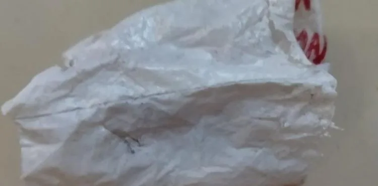 Poşet içerisinde uyuşturucu saklayan şahıs Güven Timleri'nden kaçamadı