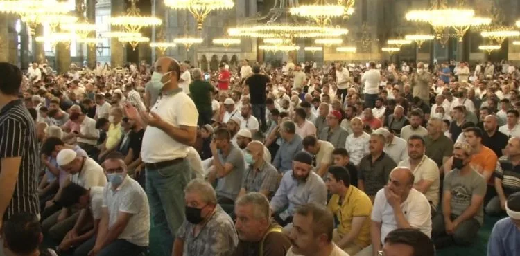 Ayasofya Camii'nde 15 Temmuz şehitleri için 251 hatim duası okundu
