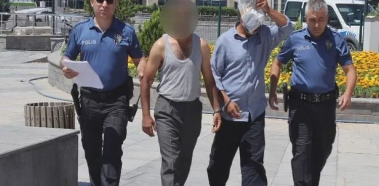 Gündüz vakti kablo çalan hırsızlar suçüstü yakalandı