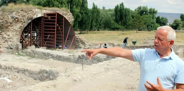 800 yıllık Selçuklu Sarayı'ndaki kazılarda yeni mekanlar ortaya çıkmaya başladı