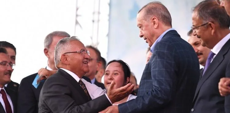 CUMHURBAŞKANI ERDOĞAN’DAN BAŞKAN BÜYÜKKILIÇ’A TEBRİK