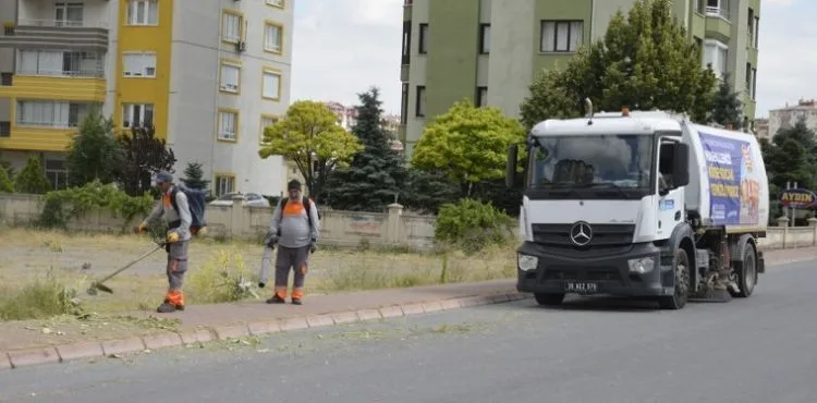 MELİKGAZİ'NİN TEMİZLİK SEFERBERLİĞİ DEVAM EDİYOR