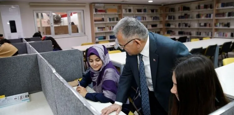 BÜYÜKKILIÇ’TAN 5 ÜNİVERSİTESİ, 80 BİN ÖĞRENCİSİYLE “GENÇ DOSTU” ŞEHİR KAYSERİ’YE DAVET