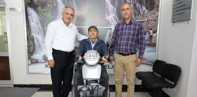 YAHYALI BELEDİYESİ GÖNÜL KÖPRÜLERİ KURMAYA DEVAM EDİYOR