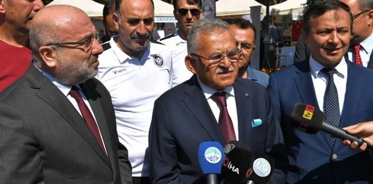 BÜYÜKKILIÇ, ANADOLU ÜNİVERSİTELER BİRLİĞİ TANITIM VE TERCİH FUARI’NIN AÇILIŞ TÖRENİNE KATILDI