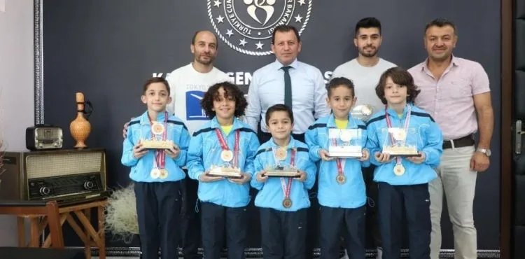 Ali İhsan Kabakcı Ana Lig’in şampiyonlarını ağırladı