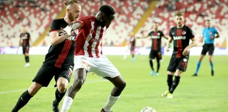 Sivasspor ve Gaziantep FK sahadan beraberlikle ayrıldı!