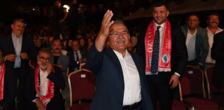 BÜYÜKKILIÇ, ÖZVATAN’DA FESTİVALE KATILDI, İLÇEYE YENİ MÜJDELER VERDİ