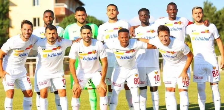 Kayserispor 15 yabancı futbolcusuna lisans çıkardı