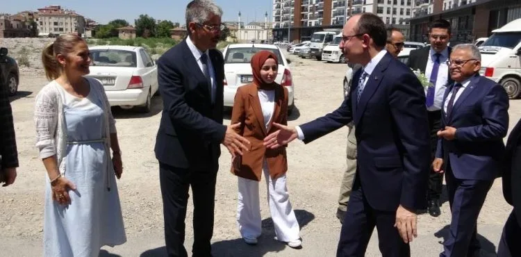 Bakan Muş’tan AK Parti Kayseri İl Başkanlığına ziyaret