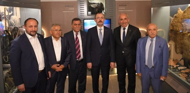 BAŞKAN BÜYÜKKILIÇ, BAKAN MUŞ’A AHİ EVRAN MÜZESİ’Nİ GEZDİRDİ