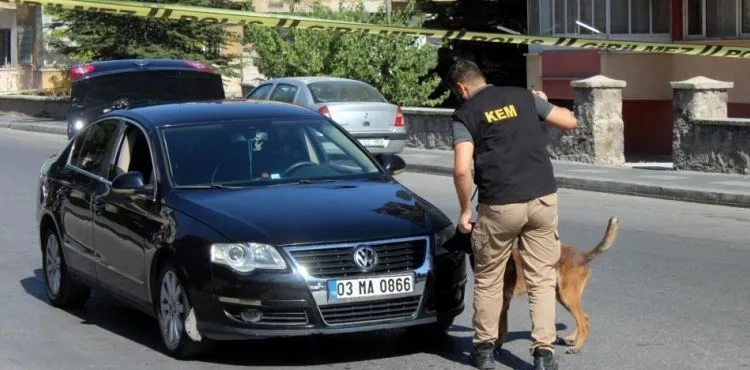 Şüpheli otomobil polisi alarma geçildi