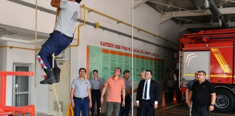 BAŞKAN YALÇIN, İTFAİYE’DE İNCELEMELERDE BULUNDU