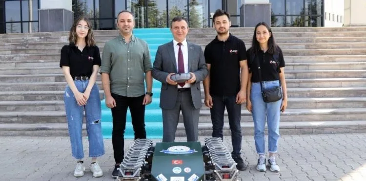 ERÜ öğrencileri, Tarımsal İnsansız Kara Aracı ile TEKNOFEST’te finale kaldı